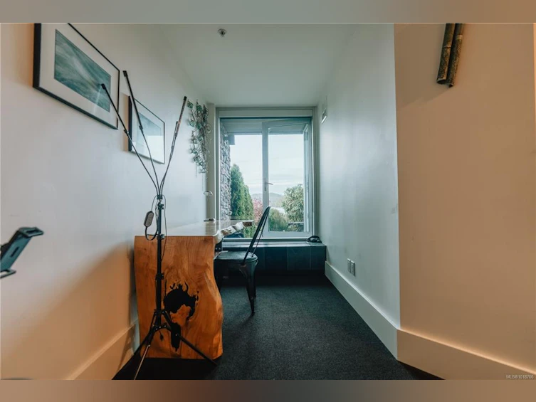 102-368 Main Street, Tofino, BC, V0R 2Z0 - 11