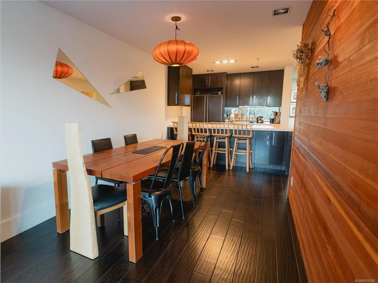 102-368 Main Street, Tofino, BC, V0R 2Z0 - 4