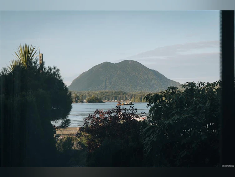 102-368 Main Street, Tofino, BC, V0R 2Z0 - 15