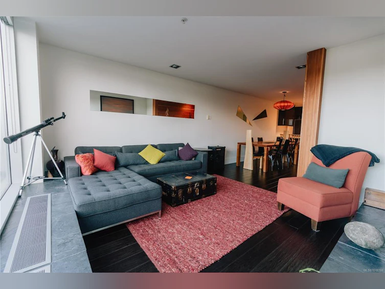 102-368 Main Street, Tofino, BC, V0R 2Z0 - 3