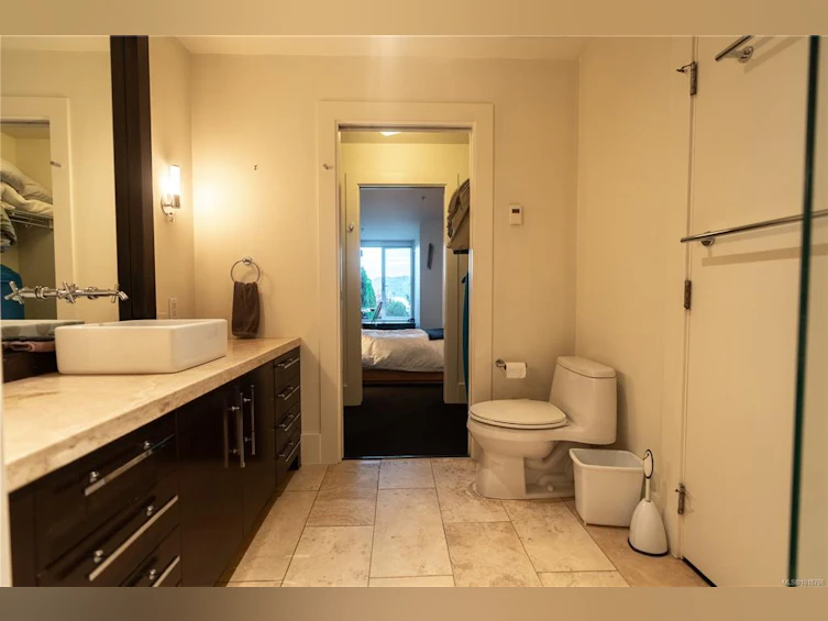 102-368 Main Street, Tofino, BC, V0R 2Z0 - 12