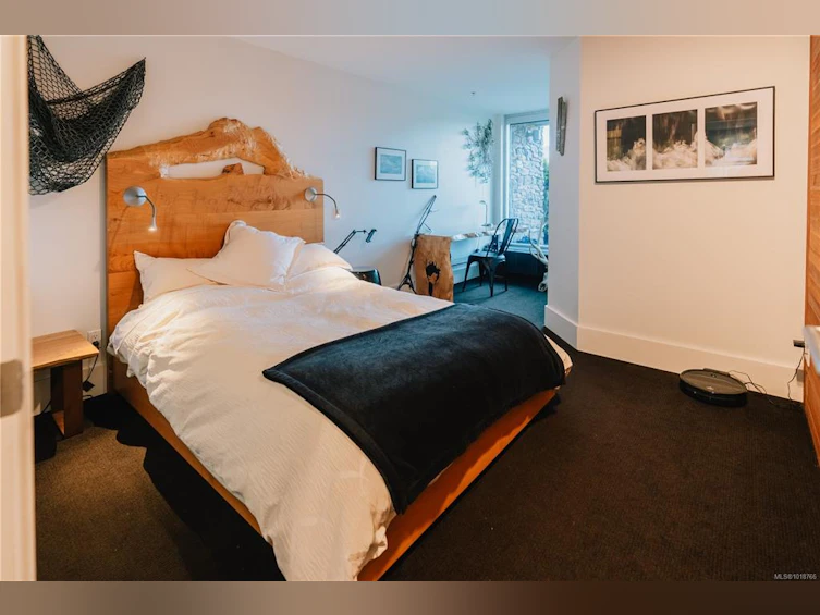 102-368 Main Street, Tofino, BC, V0R 2Z0 - 10