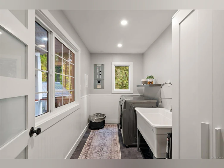 1409 Hillgrove Road, North Saanich, BC, V8L 5K6 - 19