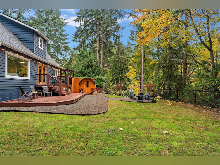1409 Hillgrove Road, North Saanich, BC, V8L 5K6 - 34
