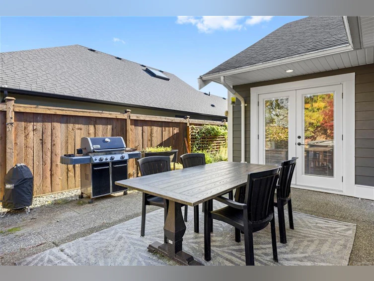 917 Wally's Way, French Creek, BC, V9P 0B6 - 37