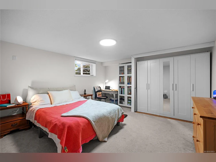 4490 Shore Way, Saanich, BC, V8N 3V2 - 48
