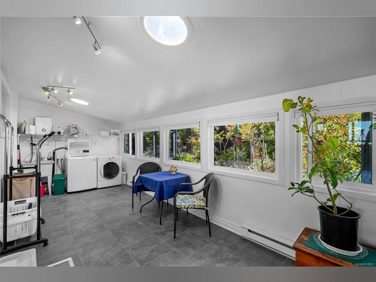 4490 Shore Way, Saanich, BC, V8N 3V2 - 30