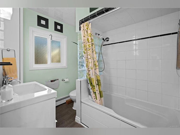 4490 Shore Way, Saanich, BC, V8N 3V2 - 29
