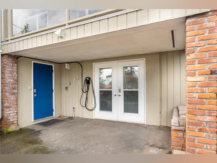 4490 Shore Way, Saanich, BC, V8N 3V2 - 41
