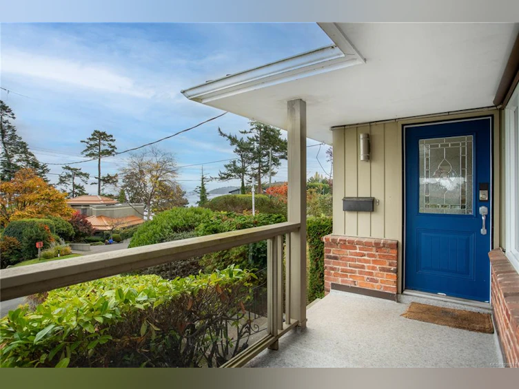 4490 Shore Way, Saanich, BC, V8N 3V2 - 32