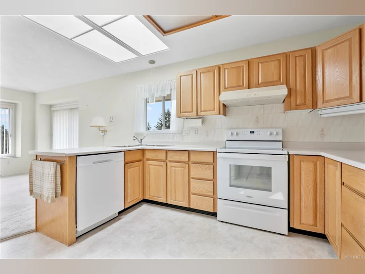 8-895 Royal Oak Avenue, Saanich, BC, V8X 3T3 - 6