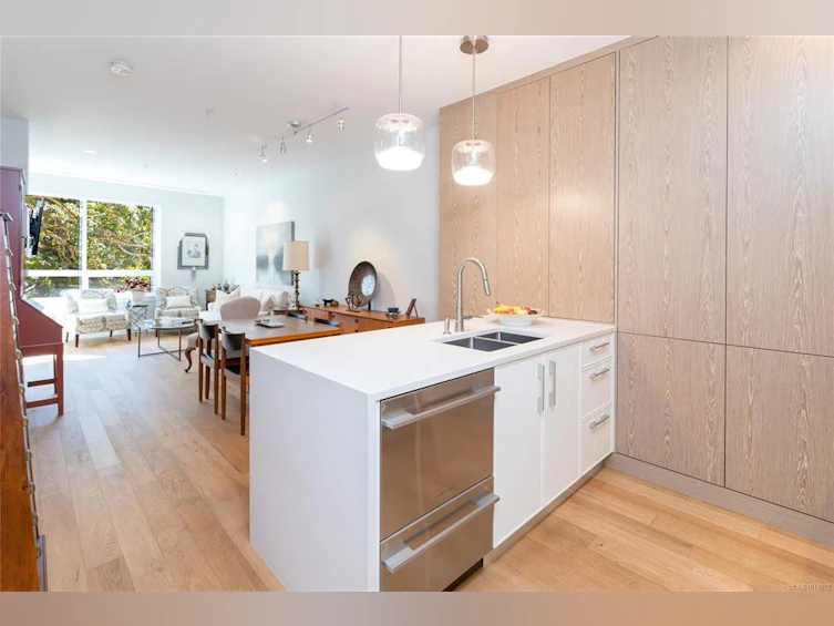 203-1201 Fort Street, Victoria, BC, V8V 3L1 - 12