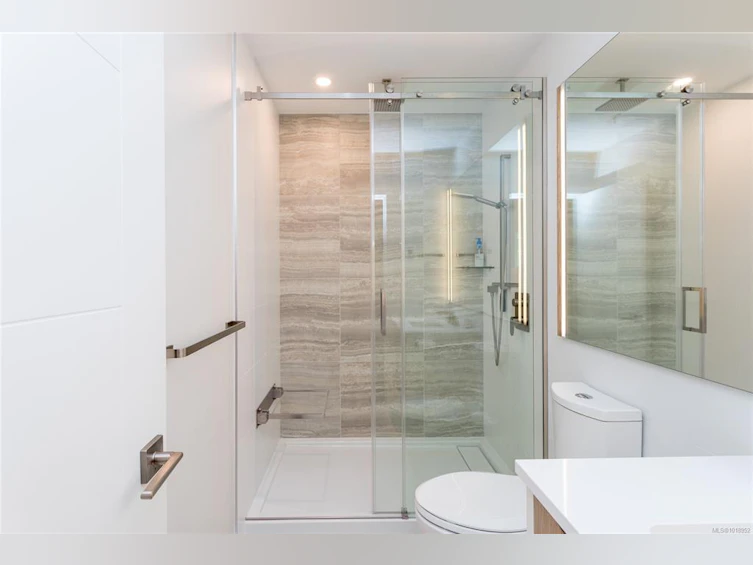 203-1201 Fort Street, Victoria, BC, V8V 3L1 - 18