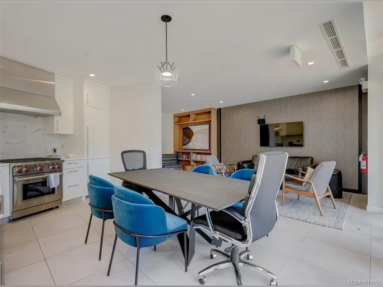 203-1201 Fort Street, Victoria, BC, V8V 3L1 - 27