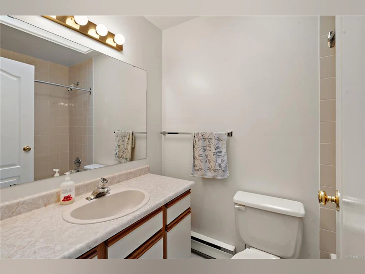 10288 Cleveland Road, Sidney, BC, V8L 4X9 - 20