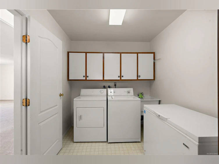 10288 Cleveland Road, Sidney, BC, V8L 4X9 - 25