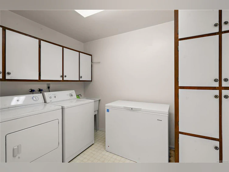 10288 Cleveland Road, Sidney, BC, V8L 4X9 - 26