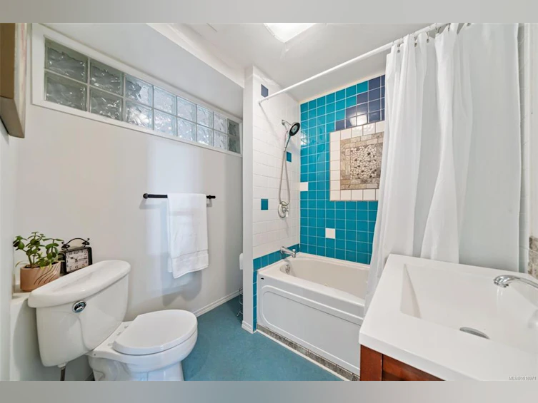 920 Arundel Drive, Saanich, BC, V9A 2C3 - 21