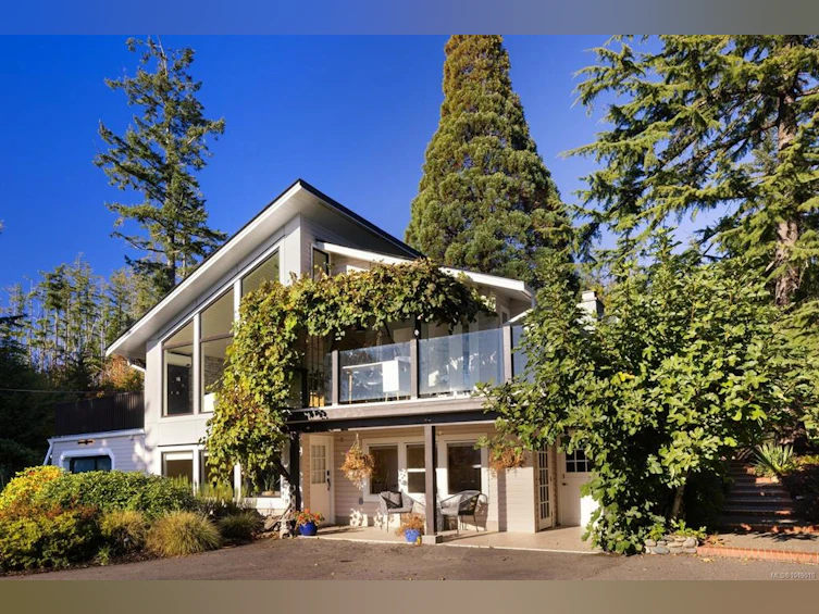 11321 Chalet Road, North Saanich, BC, V8L 5M1 - 46