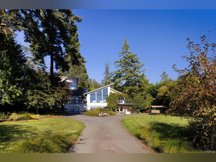 11321 Chalet Road, North Saanich, BC, V8L 5M1 - 45