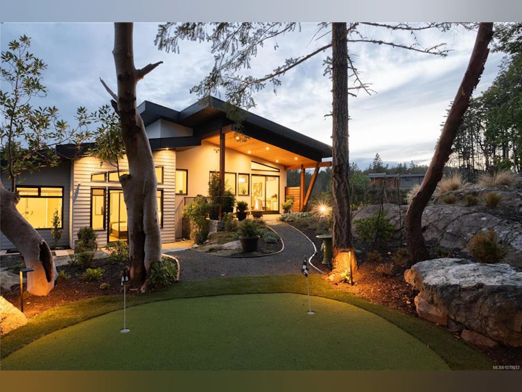640 Medalist Avenue, Colwood, BC, V9C 0C3 - 48