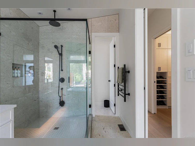 640 Medalist Avenue, Colwood, BC, V9C 0C3 - 18
