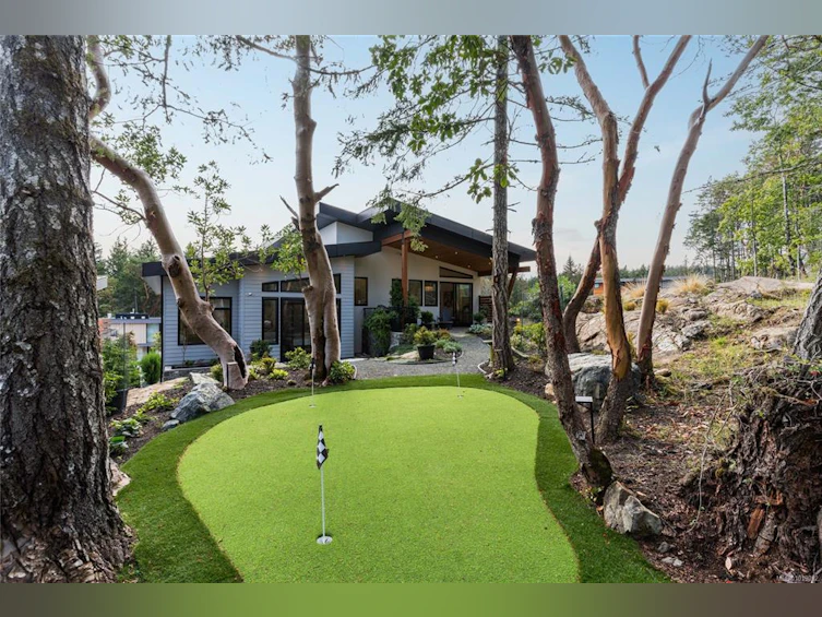 640 Medalist Avenue, Colwood, BC, V9C 0C3 - 41
