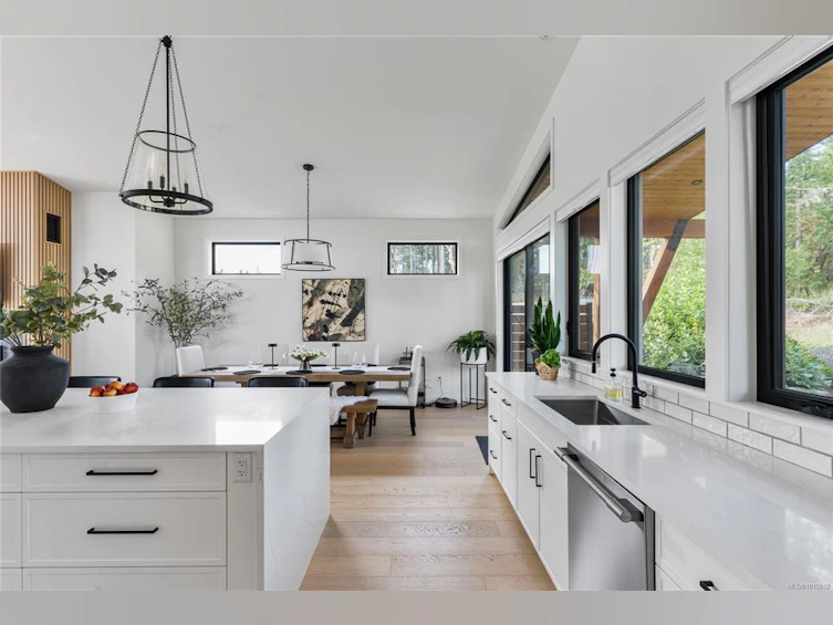 640 Medalist Avenue, Colwood, BC, V9C 0C3 - 11