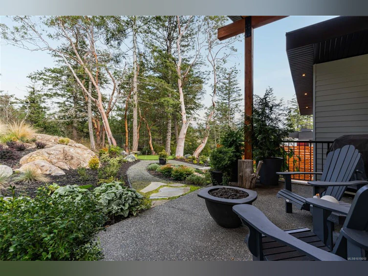 640 Medalist Avenue, Colwood, BC, V9C 0C3 - 36