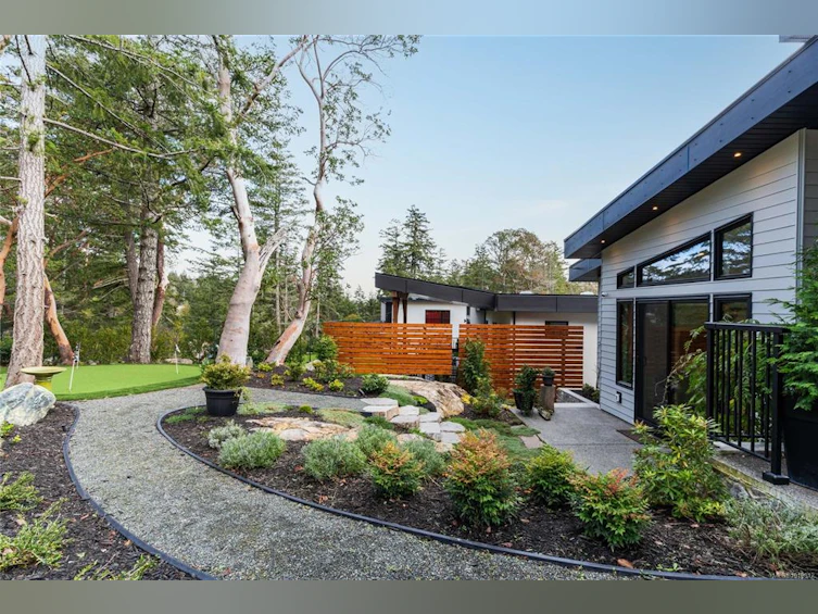 640 Medalist Avenue, Colwood, BC, V9C 0C3 - 39