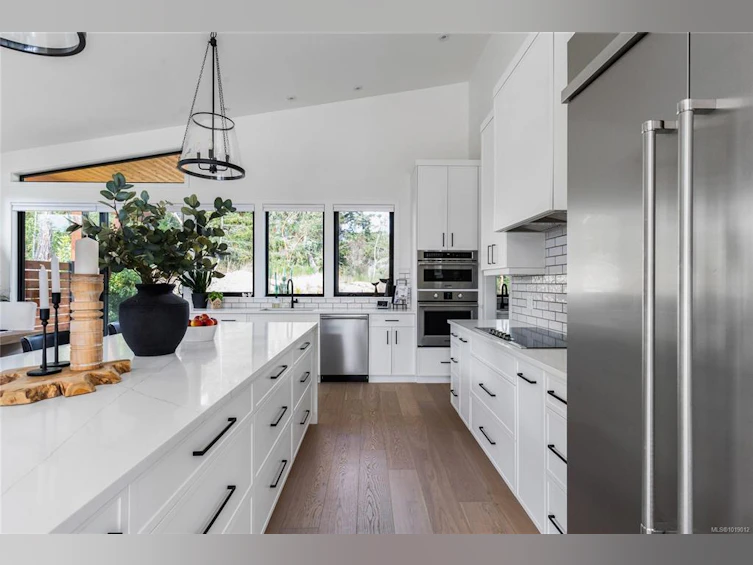 640 Medalist Avenue, Colwood, BC, V9C 0C3 - 10