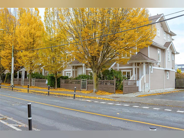 13-1043 Caledonia Avenue, Victoria, BC, V8T 1E7