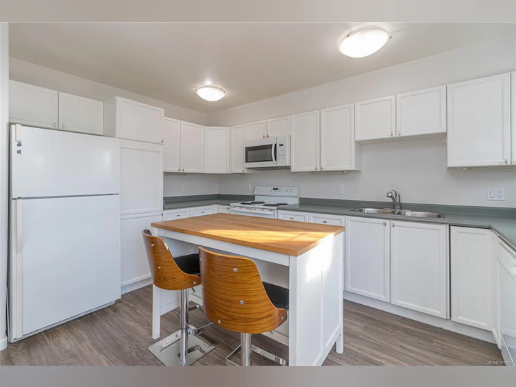 13-1043 Caledonia Avenue, Victoria, BC, V8T 1E7 - 8