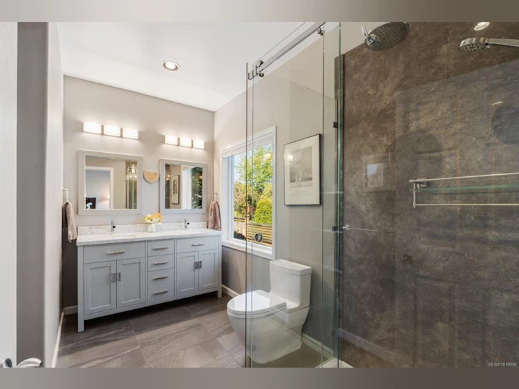 9055 Lochside Drive, North Saanich, BC, V8L 1N1 - 17