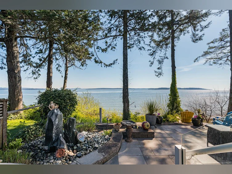 9055 Lochside Drive, North Saanich, BC, V8L 1N1 - 31