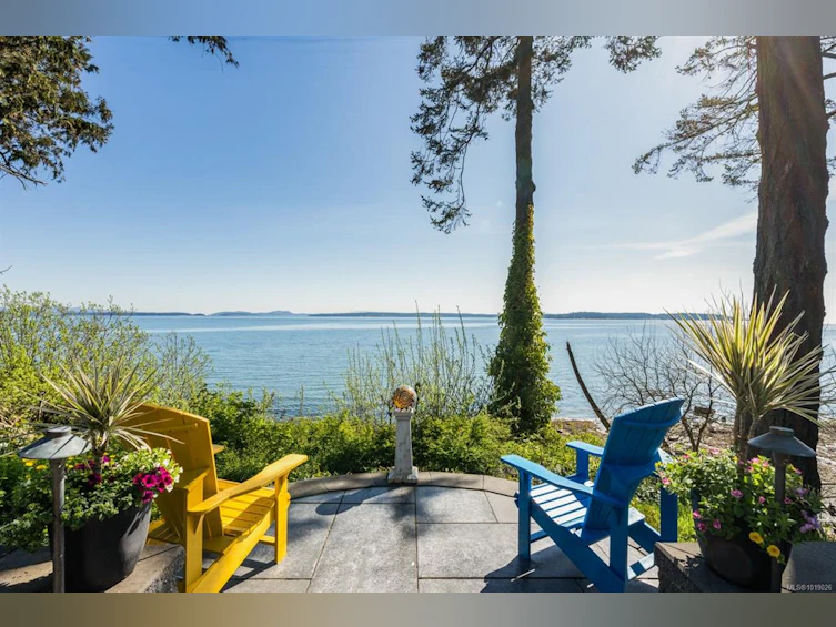 9055 Lochside Drive, North Saanich, BC, V8L 1N1 - 30