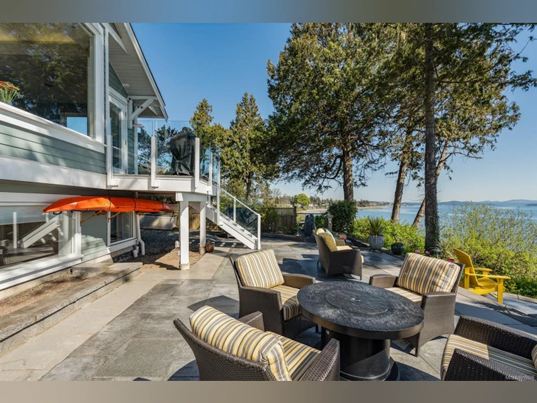 9055 Lochside Drive, North Saanich, BC, V8L 1N1 - 32