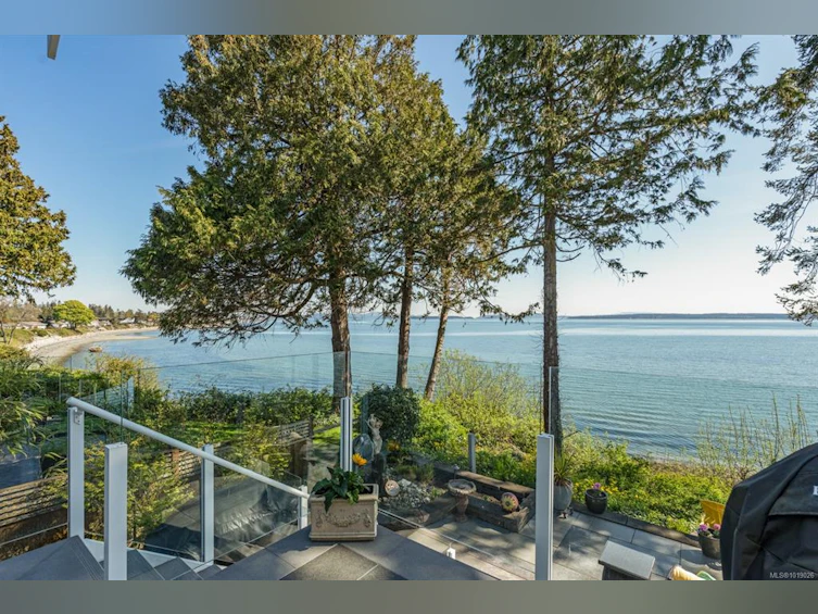 9055 Lochside Drive, North Saanich, BC, V8L 1N1 - 42
