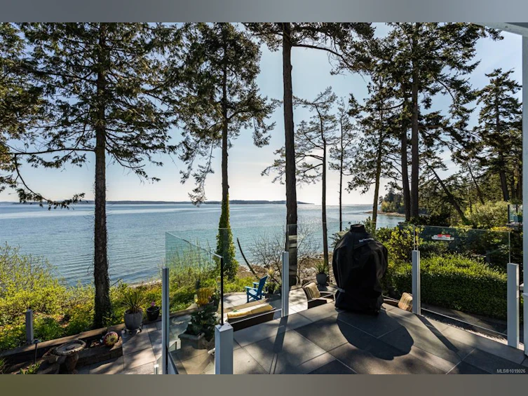 9055 Lochside Drive, North Saanich, BC, V8L 1N1 - 41