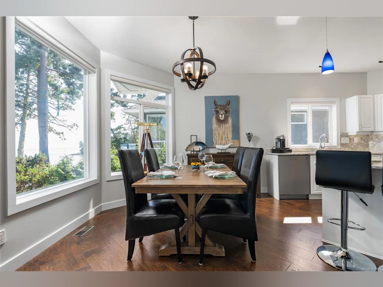 9055 Lochside Drive, North Saanich, BC, V8L 1N1 - 8