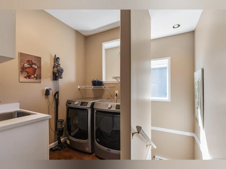 9055 Lochside Drive, North Saanich, BC, V8L 1N1 - 22