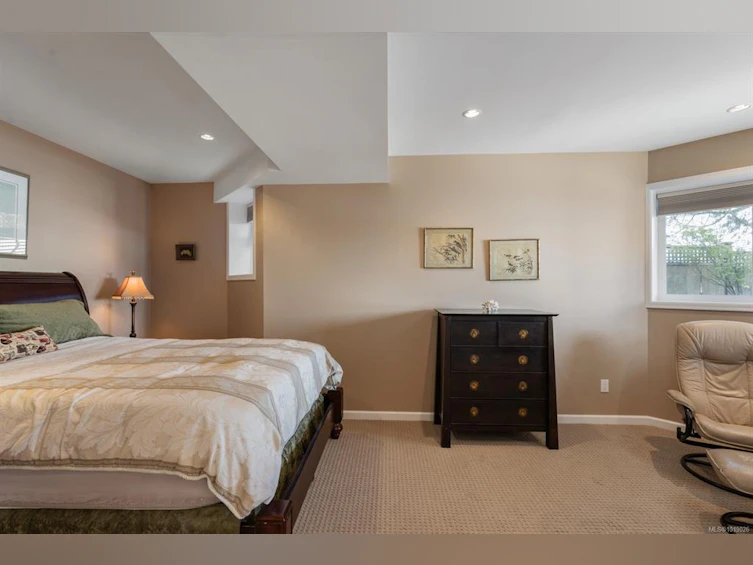 9055 Lochside Drive, North Saanich, BC, V8L 1N1 - 26