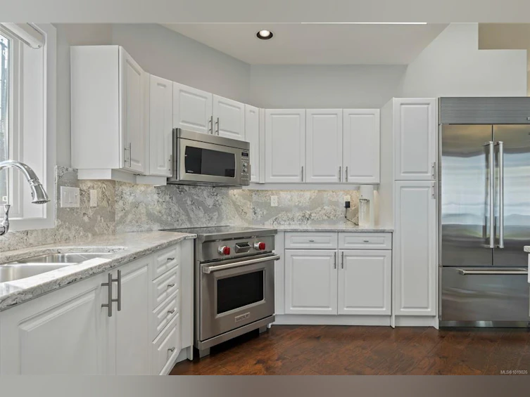 9055 Lochside Drive, North Saanich, BC, V8L 1N1 - 12