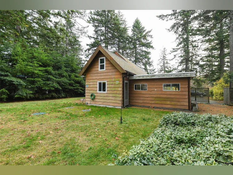 1210 Wilkinson Road, Comox, BC, V9M 4B8 - 6