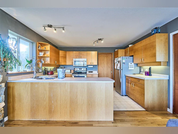 5422 Bayshore Drive, Nanaimo, BC, V9V 1G8 - 5