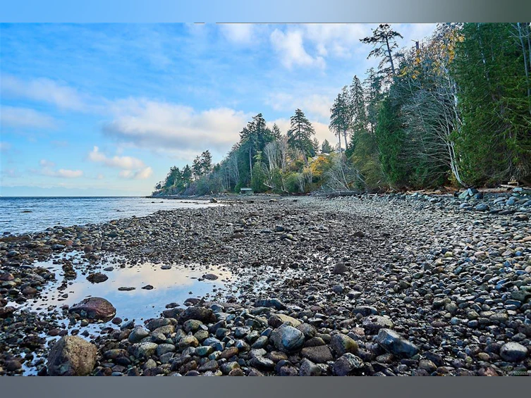 5422 Bayshore Drive, Nanaimo, BC, V9V 1G8 - 2