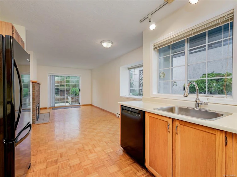 993 Scottswood Close, Saanich, BC, V8Y 2V1 - 6