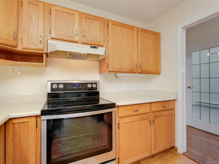 993 Scottswood Close, Saanich, BC, V8Y 2V1 - 7