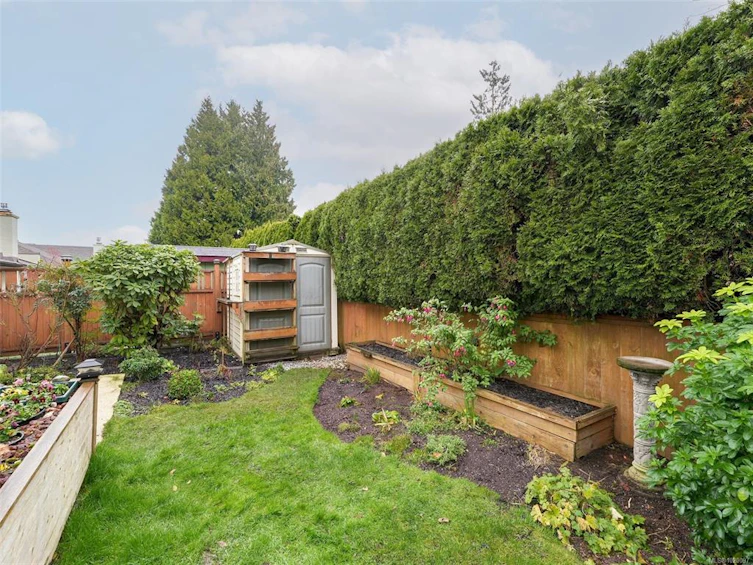 993 Scottswood Close, Saanich, BC, V8Y 2V1 - 21