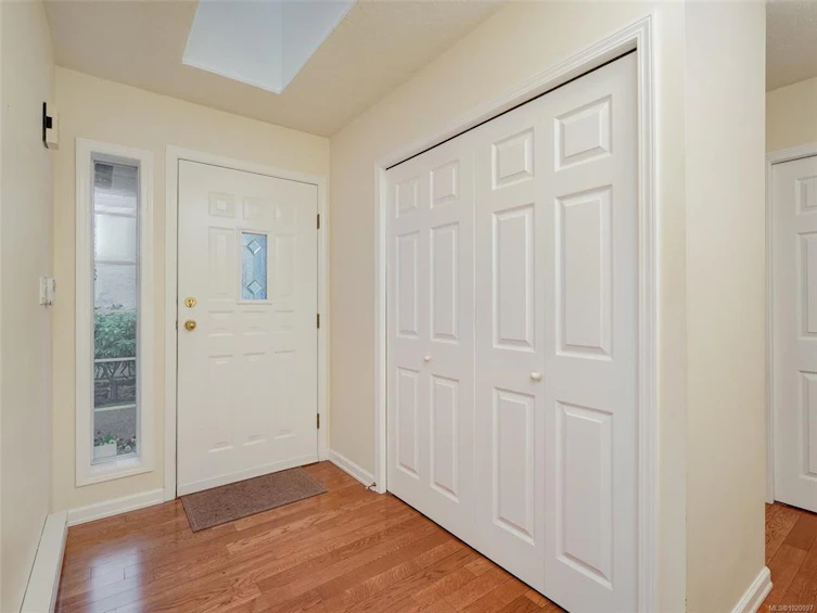993 Scottswood Close, Saanich, BC, V8Y 2V1 - 18